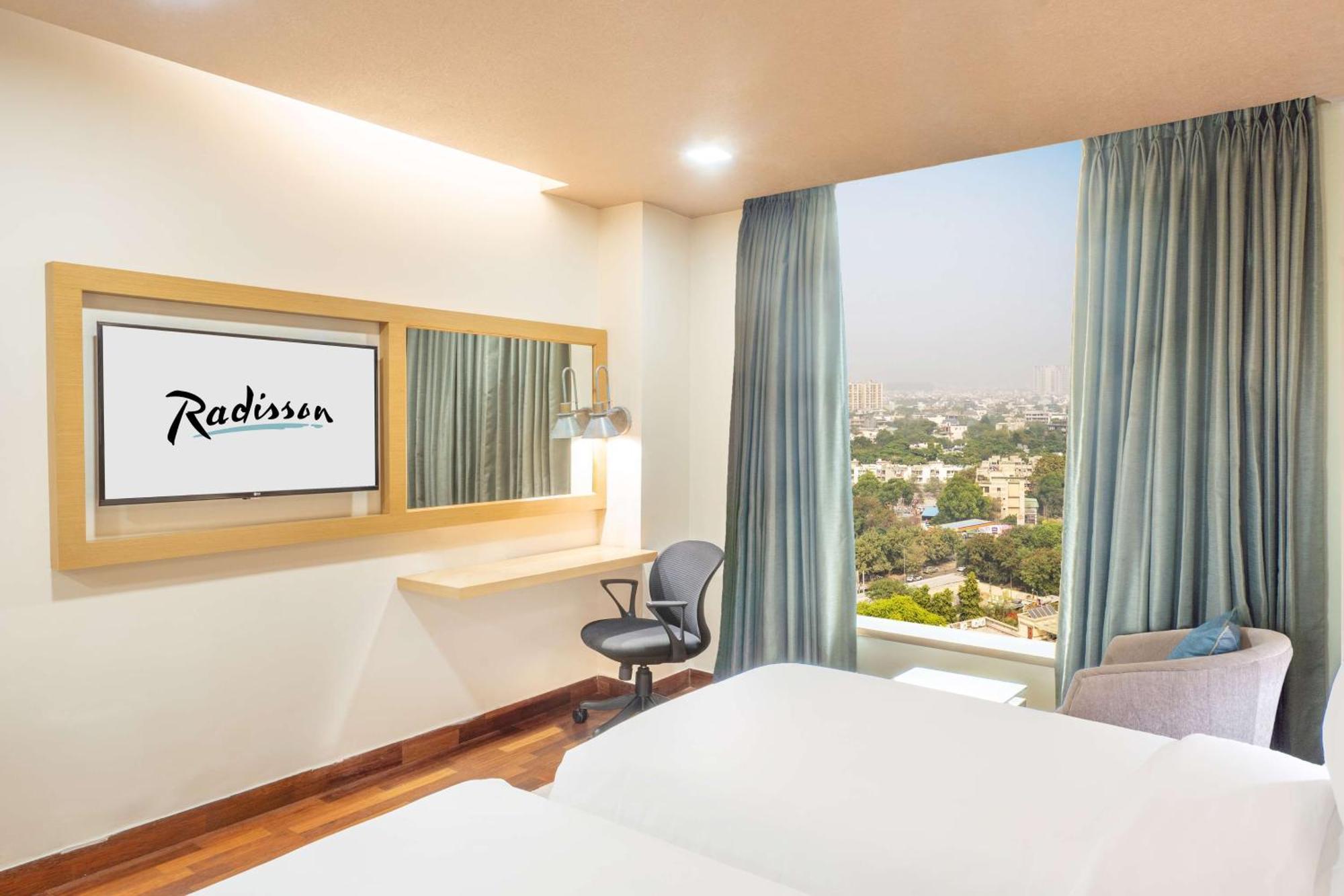 Radisson Gurugram Sohna Road City Center Gurgaon Exterior foto